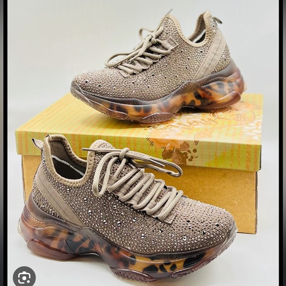 Very G Shoes - NIB Very G Hella Sneakers Taupe 6